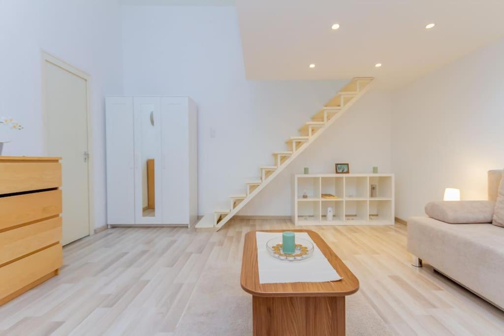 ブダペストCozy Nest By The Andrassy Avenueアパートメント エクステリア 写真