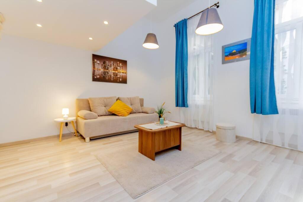 ブダペストCozy Nest By The Andrassy Avenueアパートメント エクステリア 写真